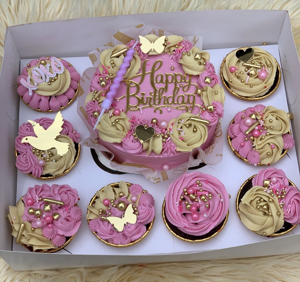 zeecakesntreats's tweet photo. Open and ready to take all your orders https://t.co/3oxnOAZ3CM