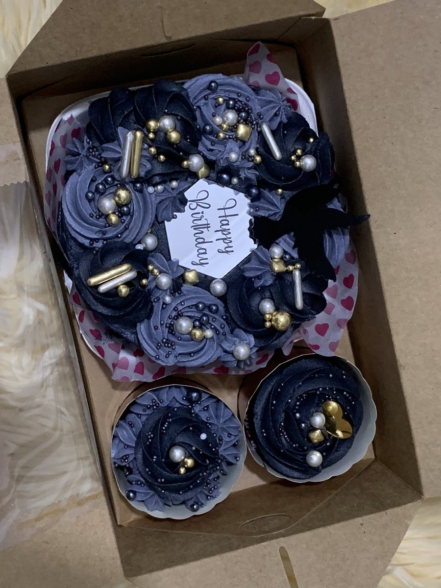 zeecakesntreats's tweet photo. Open and ready to take all your orders https://t.co/3oxnOAZ3CM