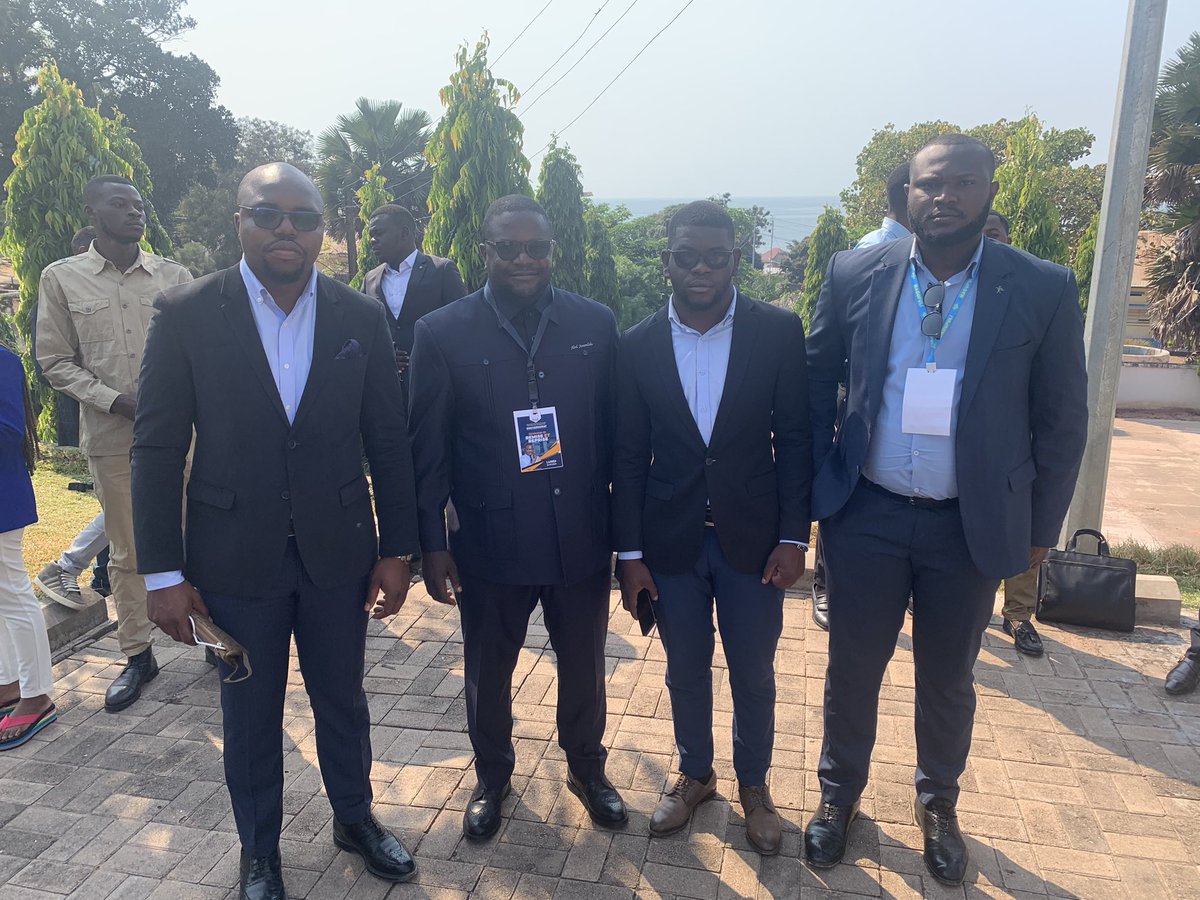 MbayaVolonte's tweet photo. 🚨RDC #TANGANYIKA Instant Remise et Reprise du gouverneur CHRISTIAN KITUNGWA MUTEBA 🇨🇩✅
@ChrisKitungwa 
@abelamundala 
@davidmutombo36 https://t.co/loGFNoXU6Q