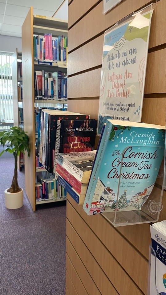 Welcome to another week of of Welsh NHS #LibrarySpaces! Today we're in Morriston Hospital Library in Swansea! If you work in #NHSWales do pop into your local library to see what yours offers!