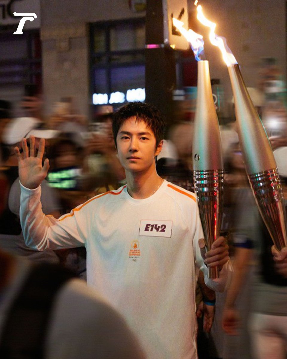 Thairath_News's tweet photo. สัญญาณเริ่มต้นของโอลิมปิก 2024 เริ่มต้นขึ้นแล้ว ไฟโอลิมปิก ที่ถูกจุดขึ้น ณ เมืองโอลิมเปีย ประเทศกรีซ ถูกส่งต่อมาถึงปารีส ในวันที่ 14 กรกฎาคม ซึ่งตรงกับวันชาติของฝรั่งเศส

พิธีวิ่งคบเพลิงโอลิมปิก จัดขึ้นในวันที่ 14-15 กรกฎาคม เป็นระยะทางรวม 58.5 กิโลเมตร โดยมีบุคคลที่มีชื่อเสียงจากหลายประเทศทั่วโลกร่วมวิ่งคบเพลิง

หนึ่งในนั้นคือ “หวังอี้ป๋อ” นักแข่งรถ และนักแสดงชื่อดังของจีน ที่มีดีกรีเป็นถึงทูตส่งเสริมวัฒนธรรมโอลิมปิกฤดูหนาวที่กรุงปักกิ่งเมื่อปี 2022 ทูตส่งเสริมการแข่งขันกีฬาโอลิมปิกรอบคัดเลือก “เซี่ยงไฮ้ 2024” และเป็นผู้ถ่ายทอดบทเพลง “Burning” ซึ่งใช้เป็นเพลงประกอบการวิ่งคบเพลิงเปิดการแข่งขัน เอเชียนเกมส์ ครั้งที่ 19 หรือ หางโจว 2022

ทั้งนี้ หวังอี้ป๋อ สวมเสื้อหมายเลข “E142” ในฐานะตัวแทนของวัยรุ่นยุคใหม่ และแรงสนับสนุนนักกีฬาจีน เริ่มวิ่งจาก 85 Rue Beaubourg ไปยัง 2 Rue du Grenier-Saint-Lazare รวมระยะทาง 200 เมตร ใช้เวลาเฉลี่ย 4 นาที

อ่านเพิ่มเติม : https://t.co/BWECQeWl6R

#WangYibo #YIBOxParisOlympics2024 #Paris2024 #ไทยรัฐสปอร์ต #ThairathSport #ไทยรัฐออนไลน์ #Thairath
