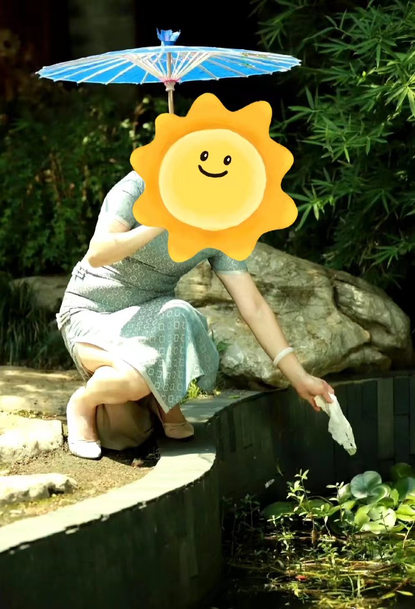 yon_byan's tweet photo. 丈母娘朋友圈里找的，这几张是不是看着胸大点。我怀疑她穿这旗袍肯定垫了，聚拢了。#乱伦 https://t.co/g8a5PJJlch