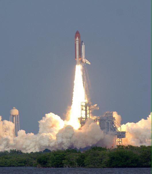 CrazySpaceMouse's tweet photo. Il y a 15 ans… décollage d’Endeavour mission STS-127 avec notre ami @Astro_127 
Quel souvenir !😍
Miss you my friend
(📷 MAS) https://t.co/kgi4PMPQDL