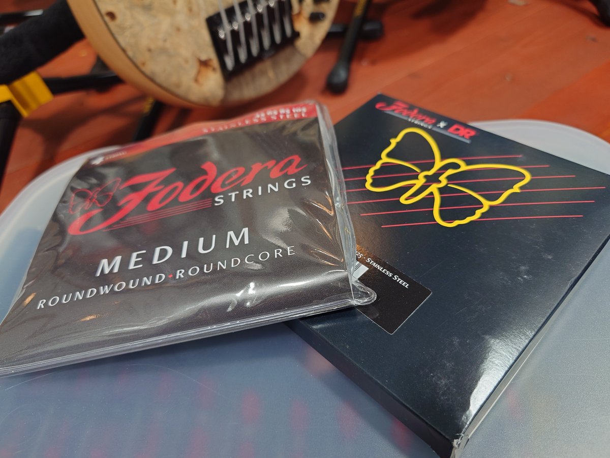 ties__store's tweet photo. 弦も高品質なFodera。
ちょっとお高いかもですが
在庫分はポイント10倍でがんばってみました!
https://t.co/icp3DVNfgA
#tiesstore
#foderaguitars
#bassstrings https://t.co/agGvsJPGAi