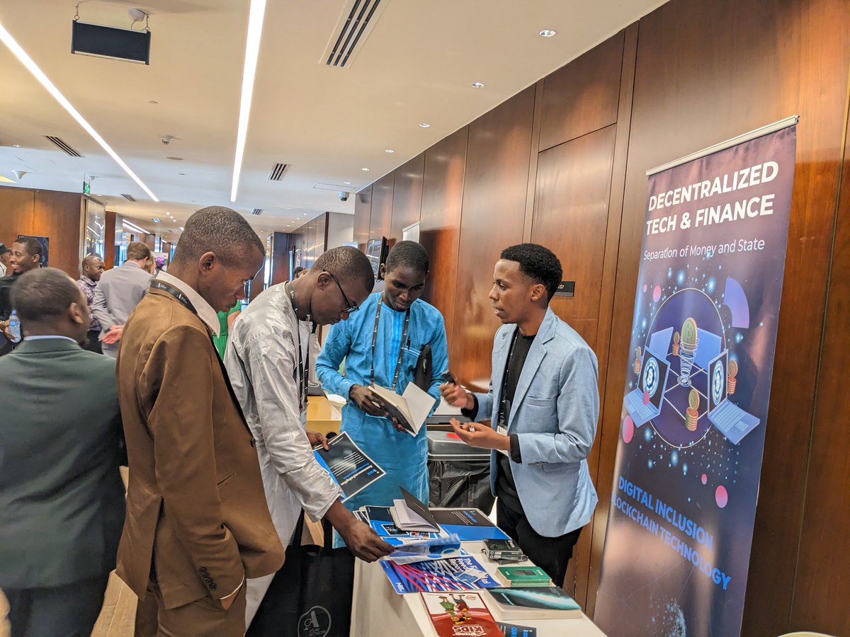 ₿elyï tweet media