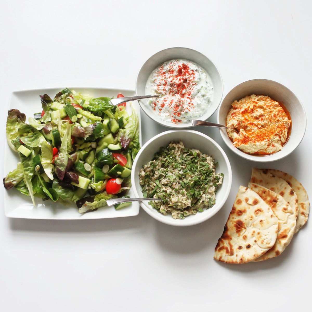 kidneycareuk's tweet photo. π This meze feast from #KidneyKitchen looks amazing! Bring a taste of the Mediterranean to your table with this beautiful spread. Recipe: https://t.co/riNgSdEP2e
π£ Nutrition values are per serving. #KidneyDiet guidelines vary pp. Consult your #KidneyTeam for the right diet https://t.co/HGjSfWvRtN