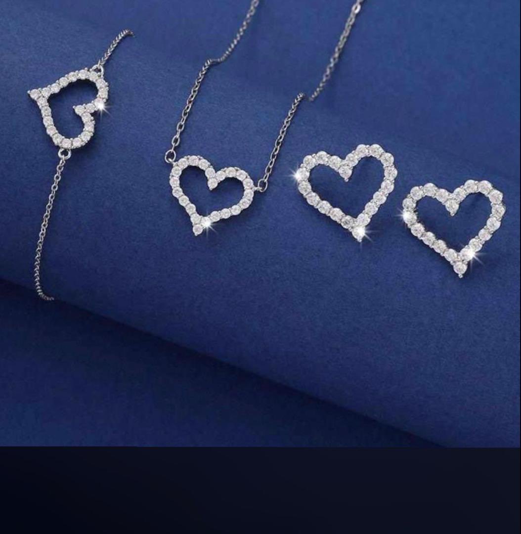 Ruthina_'s tweet image. Good morning, Twitter fam
We are excited to bring you the best in quality and affordability with our stunning jewelry collection.
Your support and patronage are incredibly important to us.
Location: Benin city
#Jewelry #BeninCity #SupportSmallBusiness #Edotwittercommunity