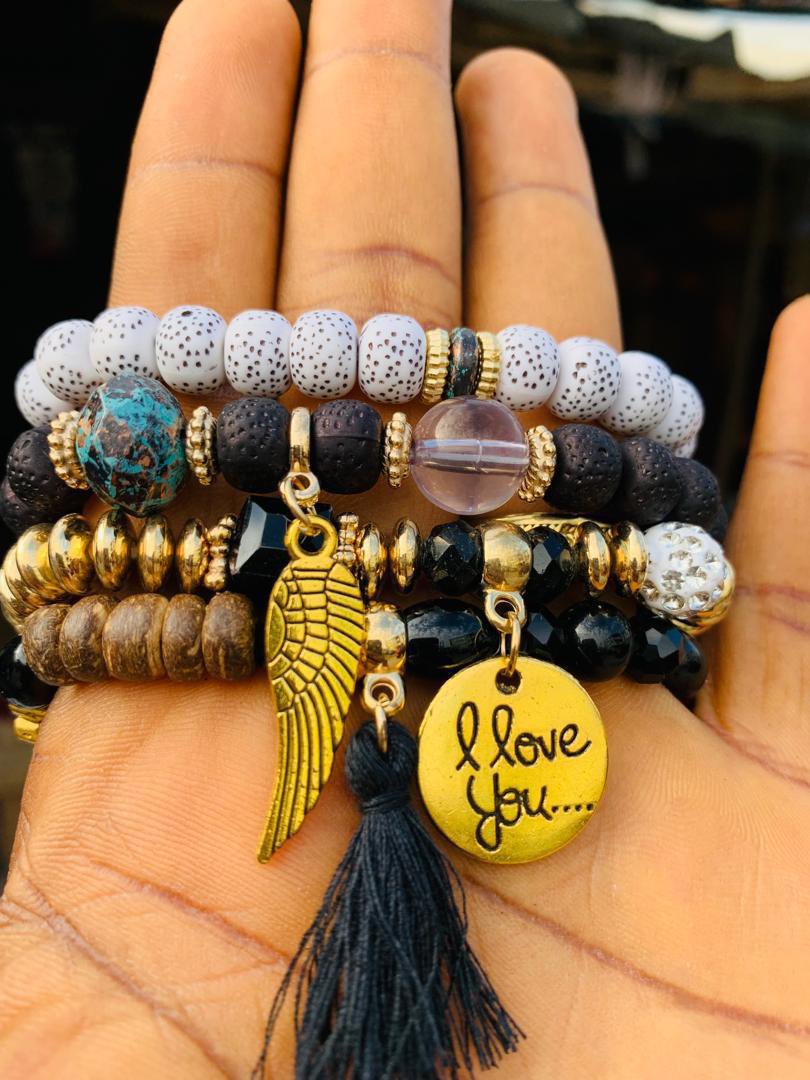 Ruthina_'s tweet image. Good morning, Twitter fam
We are excited to bring you the best in quality and affordability with our stunning jewelry collection.
Your support and patronage are incredibly important to us.
Location: Benin city
#Jewelry #BeninCity #SupportSmallBusiness #Edotwittercommunity