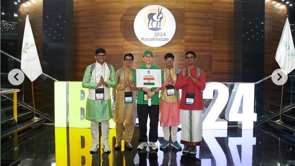 Apvedantu's tweet photo. Thrilled to share that our student Vedant, with us since 9th grade, has won GOLD at the International Biology Olympiad! 🥇🇮��� Out of 4 students representing India, 3 earned silver and Vedant brought home the gold! A proud moment for Vedantu and India! 🎉 #Gold4India #Vedantu https://t.co/QlHB5Pt0vI