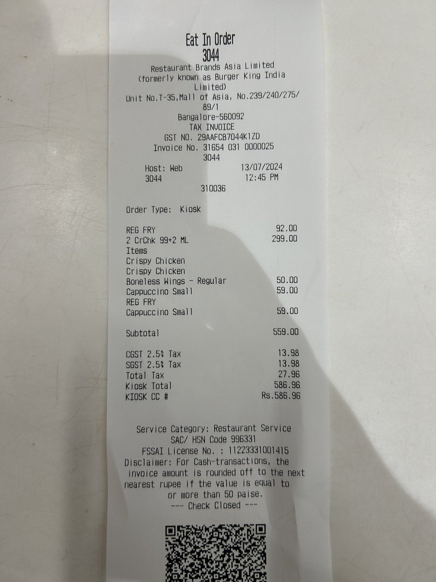 akhilcolorboy's tweet photo. @burgerkingindia do you have any official email where I can raise the complaint,

I have paid 604₹ through kiosk but I received bill of 586₹, store manager and area manager were not able to respond on this. https://t.co/zlH3dE81Vh