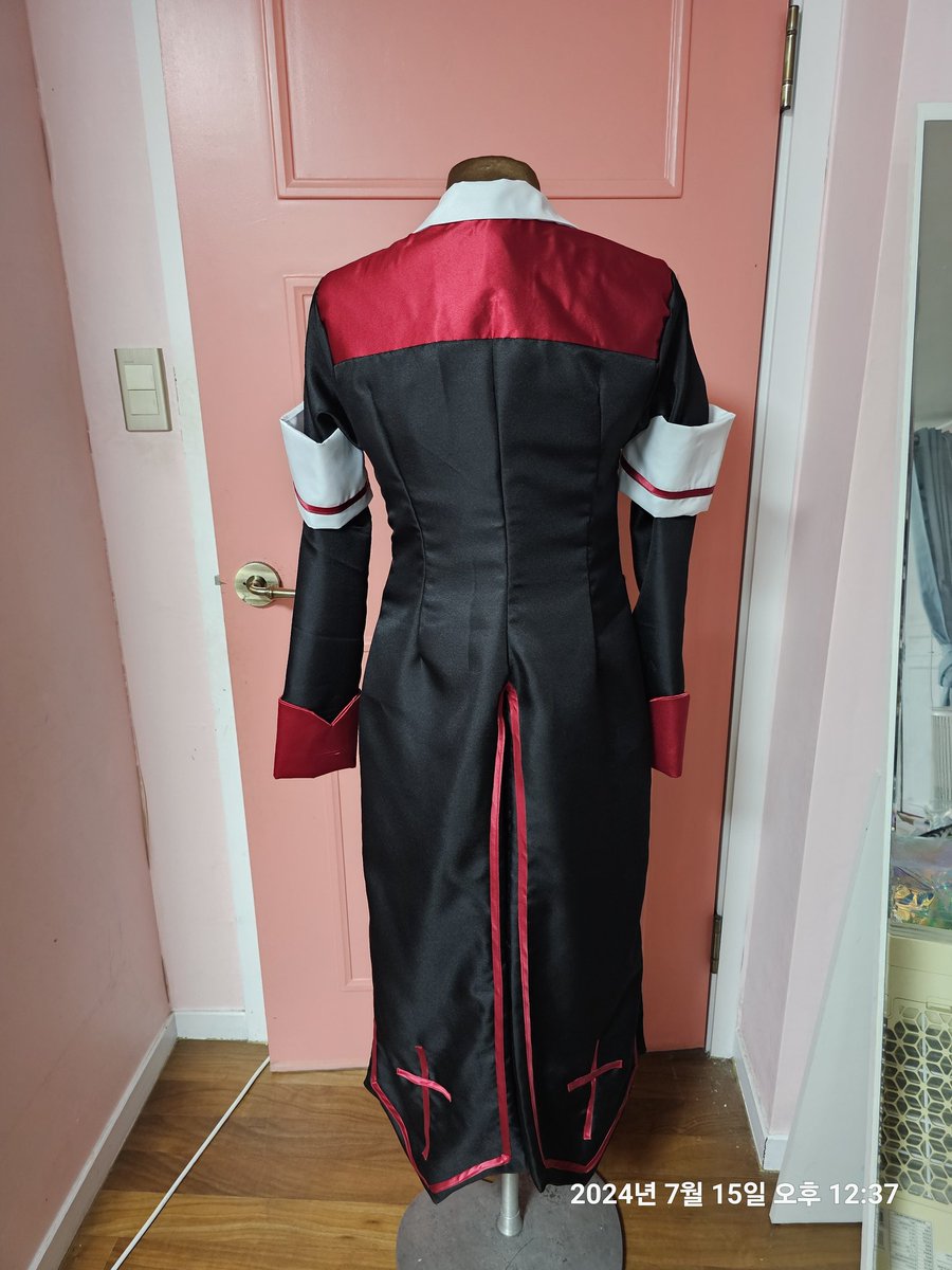 블러드하이스쿨- 리우스페렐 

고양이를 사랑한곰 입니다
8월분 주문 문의받아요~~