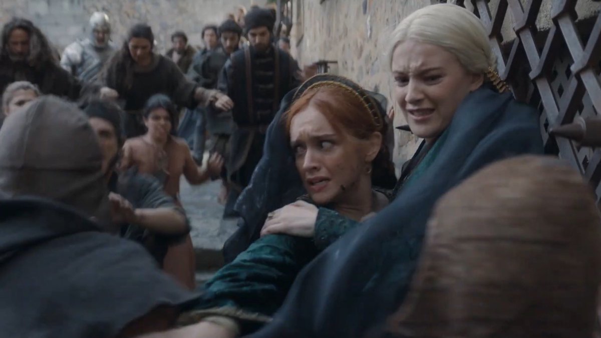 westerosies's tweet photo. Queen Alicent Hightower and Queen Helaena Targaryen in the next episode of #HouseOfTheDragon https://t.co/iT99sokpic