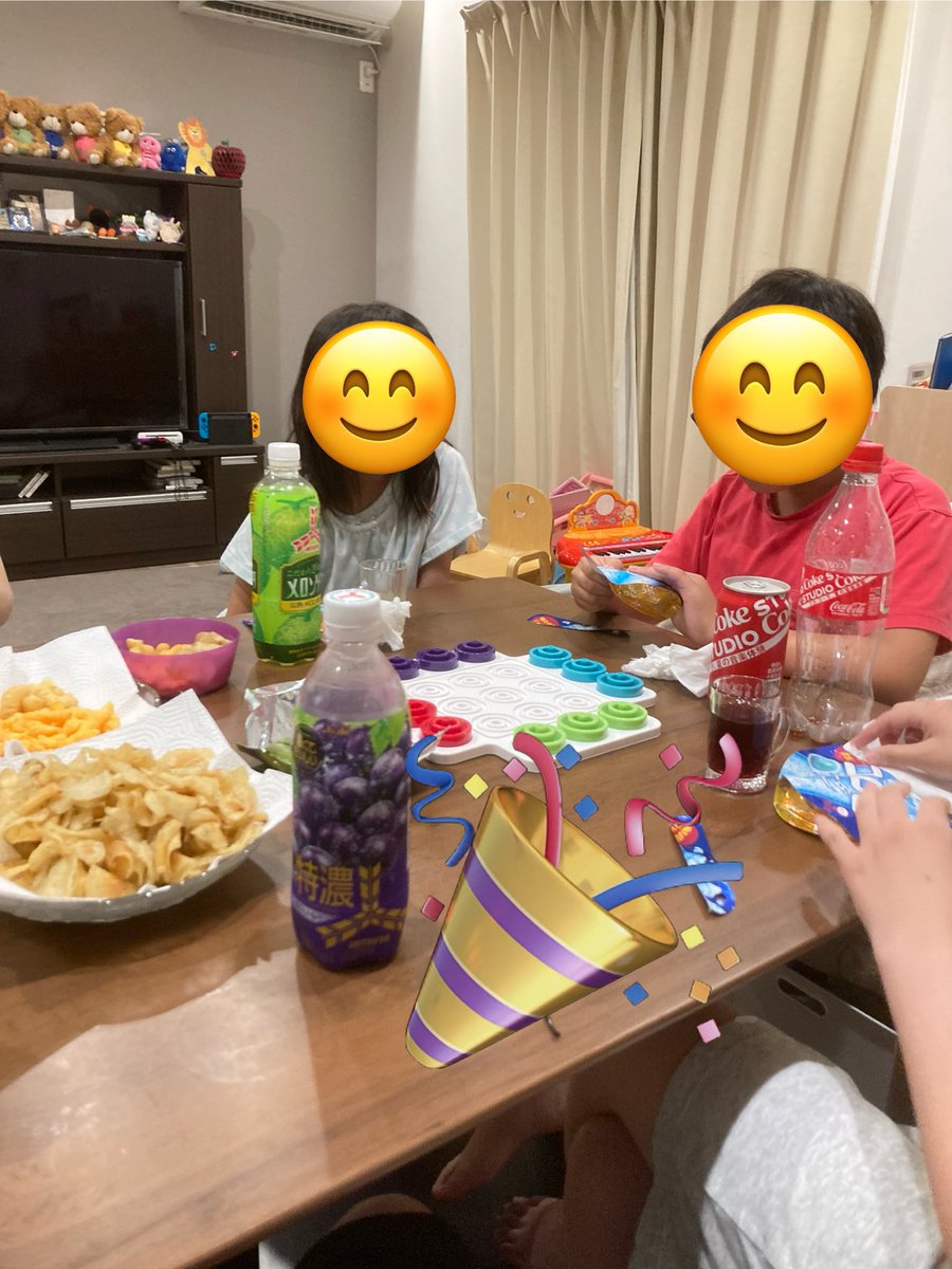 chibinorio5's tweet photo. 週末はゲームとスナックでパーティ
ボードゲーム大好き家族😆
そして負けるのはいつも私...😭
Otorioは初めてプレイしたけど戦略性があり面白い‼️ブロックスも‼️
ちいかわ人生ゲームはほぼ運勝負😊
#Otorio
#ブロックス
#ちいかわ人生ゲーム https://t.co/zBjCcHT0So