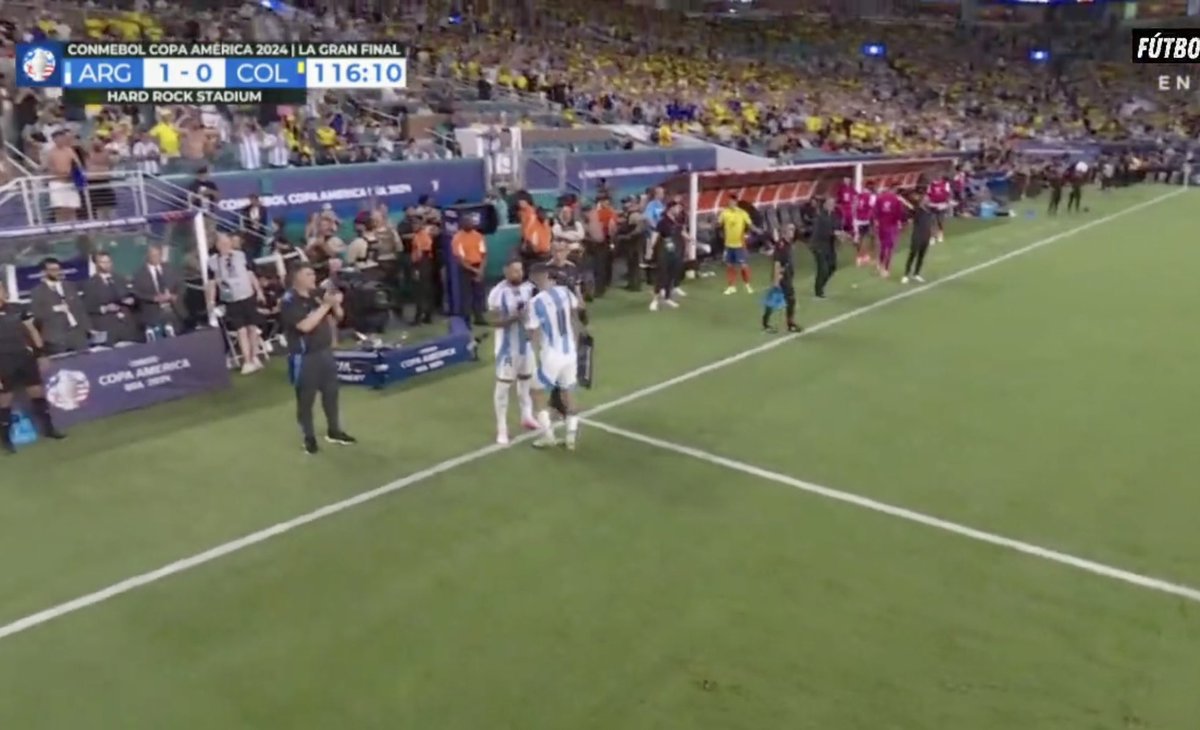finanzacontable's tweet photo. Sale ANGEL DI MARÍA 🇦🇷
Final #CopaAmerica2024
Se juega 2do tiempo extra 118’
Argentina 🇦🇷 1 🆚 0 🇨🇴Colombia
L. Martinez 112’
#LaAlbiceleste #LosCafeteros
🏟️ Hard Rock Stadium, Miami
#CopaAmerica2024 #Argentina #Conmenol #Colombia #Fútbol #VamosArgentina #VamosColo https://t.co/gRnbiYPj8C