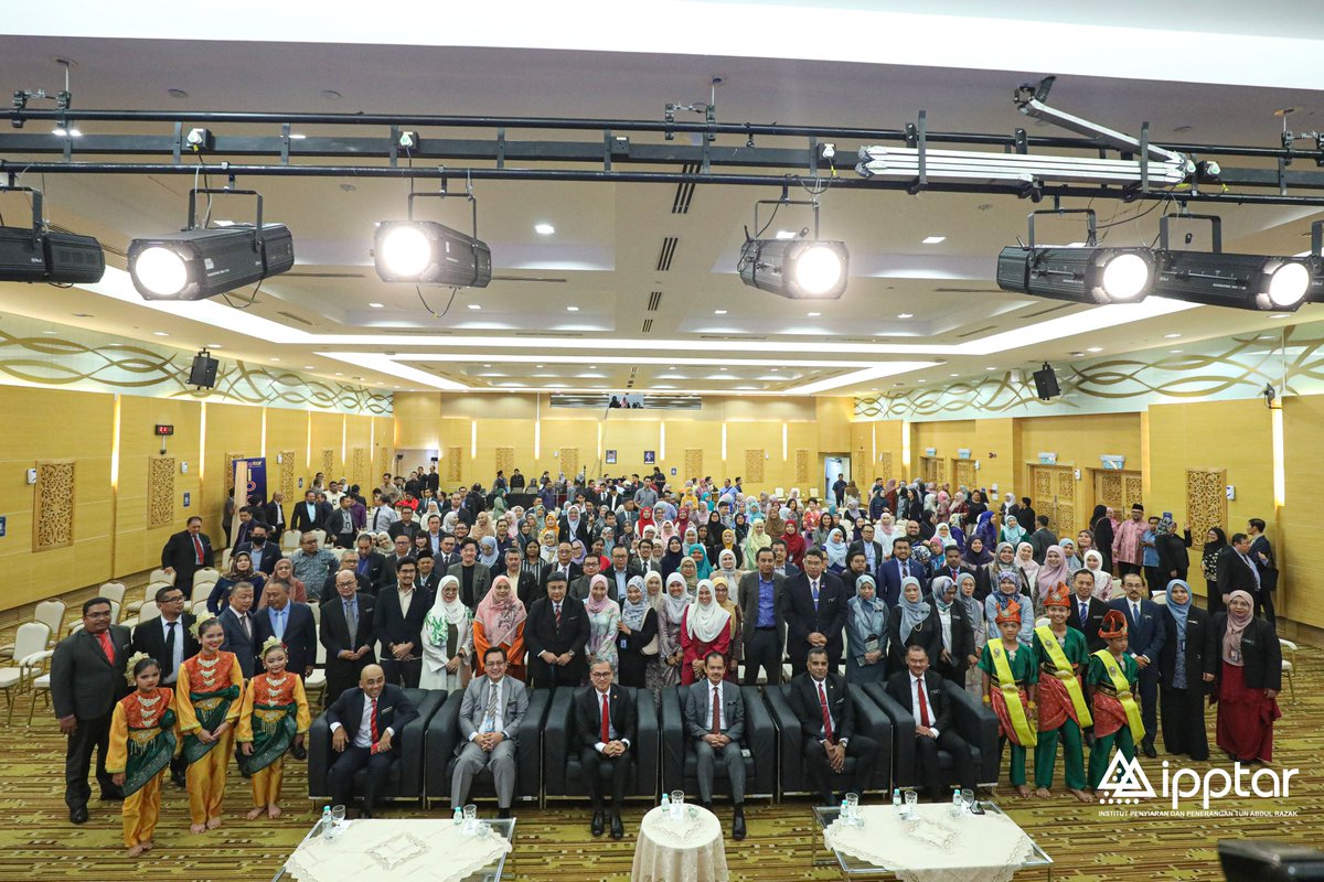 IpptarR's tweet photo. Rangkuman foto sekitar Majlis Perhimpunan Bulanan Kementerian Komunikasi Julai 2024.

#AIpemangkinProfesionalisme #ipptarbest #ipptaruntuksemua https://t.co/gpbIQkc2T8