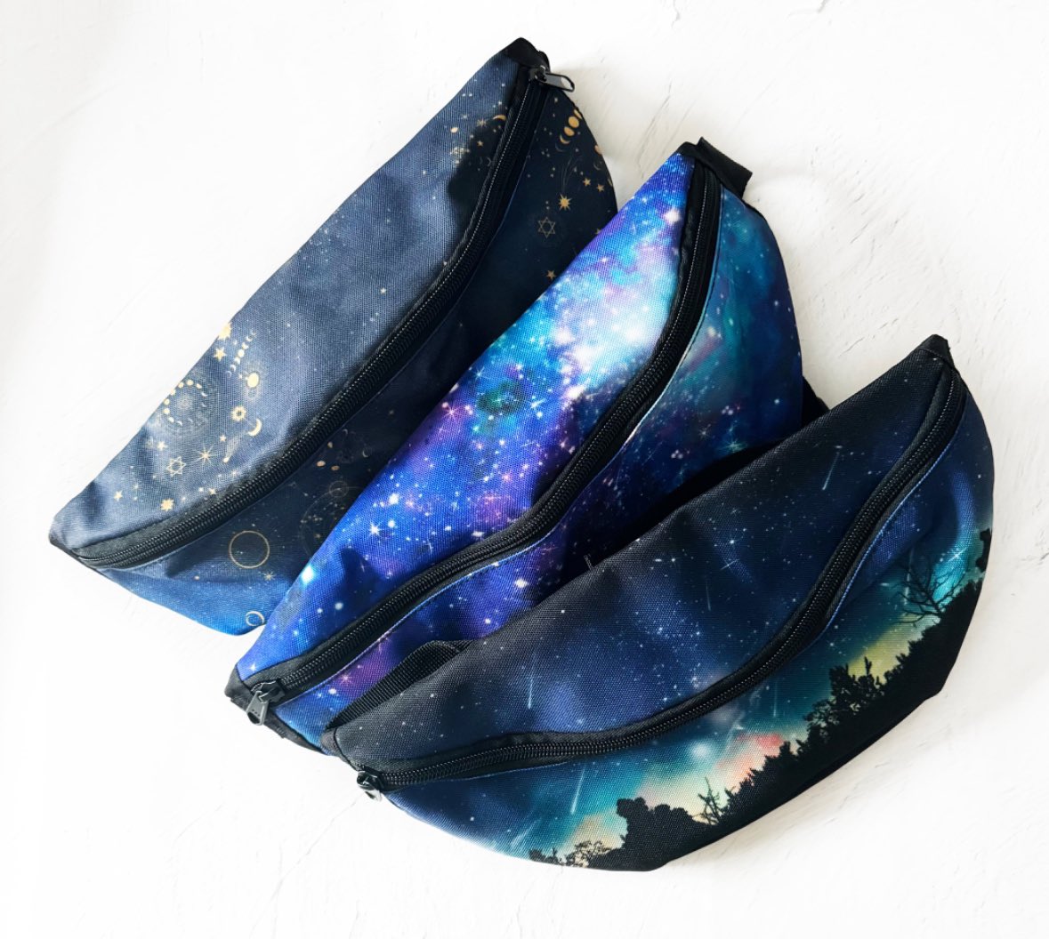 _lalaclover's tweet photo. 夜空に降り注ぐ流星柄🌠
BASE店でも見やすくまとめました！
https://t.co/peJcXglX1J

サンプルSALEのショルダーバッグのキャンセル分を数個だけ15時から販売します！
こちらも是非ご覧下さい✨ https://t.co/xHubnaWVC4