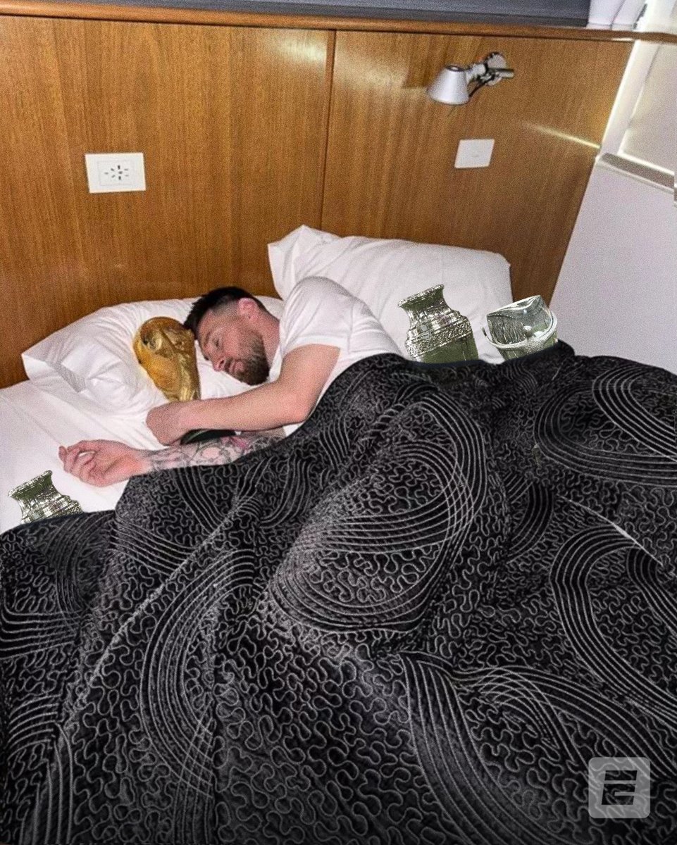 ESPNFC's tweet image. Lionel Messi for Argentina:

🏆🏆 2x Copa América champion
🏆 World Cup champion
🏆 Finalissima champion

GOAT THINGS 🐐