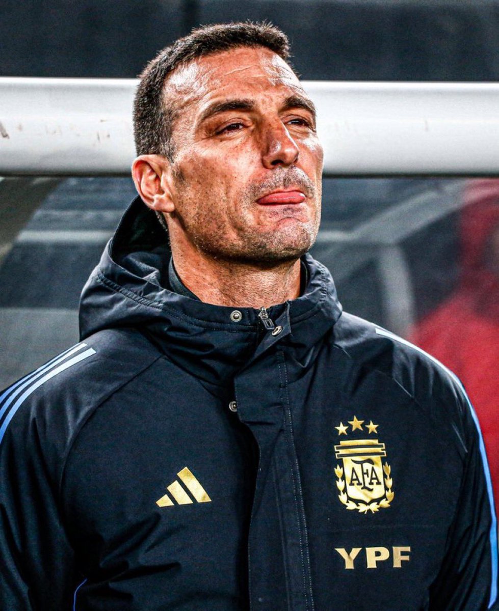 JuannDis's tweet photo. Ciclo Scaloni: 

▫️ 1️⃣ Ranking FIFA
▫️🏆 Copa América 2021
▫️🏆 Finalissima 
▫️🏆 Mundial 2022
▫️🏆Copa América 2024 
▫️75 partidos, con 57 victorias, 12 empates y 6 derrotas
▫️4 finales jugadas. 4 ganadas. 
▫️Invicto más largo de la historia del seleccionado (36). https://t.co/zqOMMaZRfn
