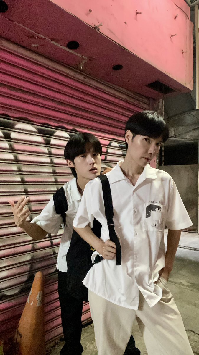 110outdoor's tweet photo. 高校壞學生搞男男戀 ,竟然翹課去約會😎
Two high school bad boys skipping class for a secret date.😎
#sevenchallenge #bl #gaysian #gaycouple #highschoolgay #男男 #夫夫 #同志 #今日外出中 https://t.co/n6hIWKjd0N