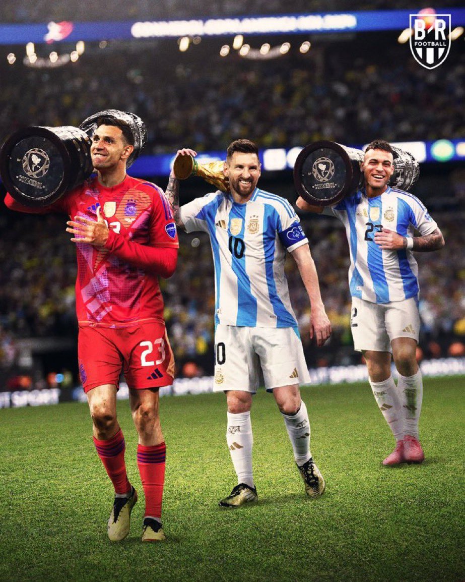 Mu6and's tweet photo. هل توجد بطولات اخرى؟ 💙🤍 https://t.co/p6uXWrfDLU