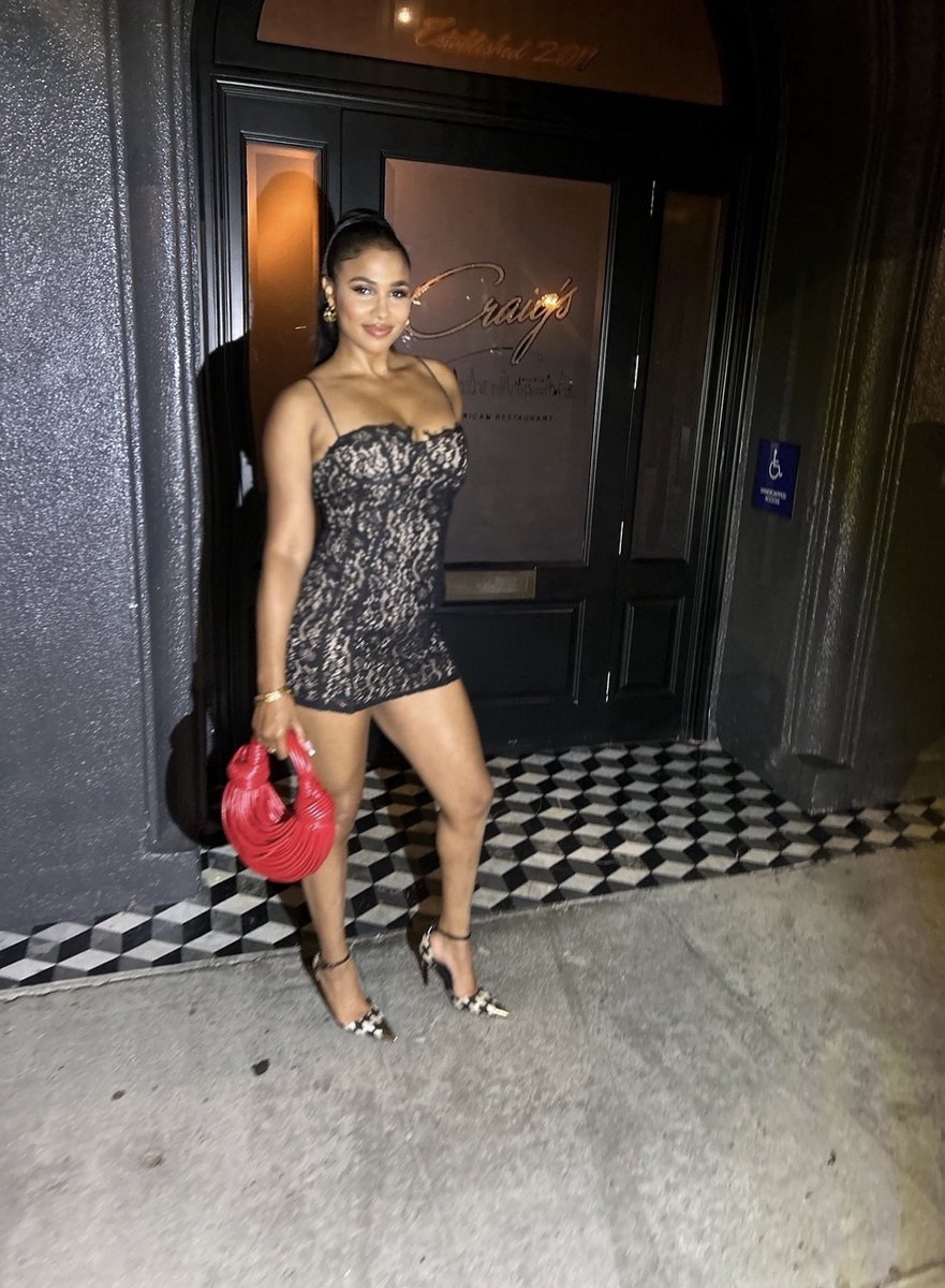 babythreee's tweet photo. Summer nights in LA🌃❤️💫 https://t.co/AU7bkUxwvy