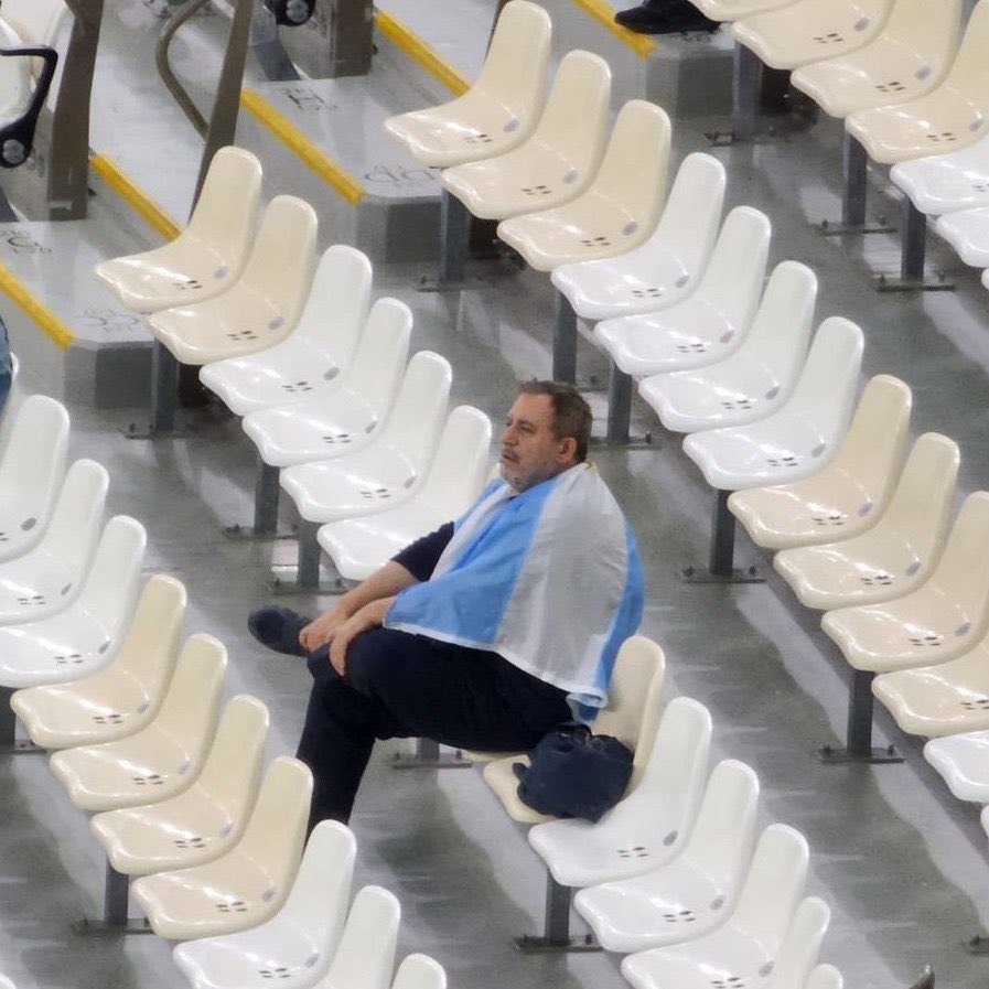 Vimos llorar a Leo de tristeza. Ahora con lágrimas de felicidad. Todo en una misma noche. Que lindo es ser argentino, la puta madre que los re mil parió.