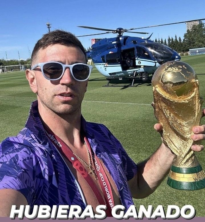 la tienen adentro colombianos putos