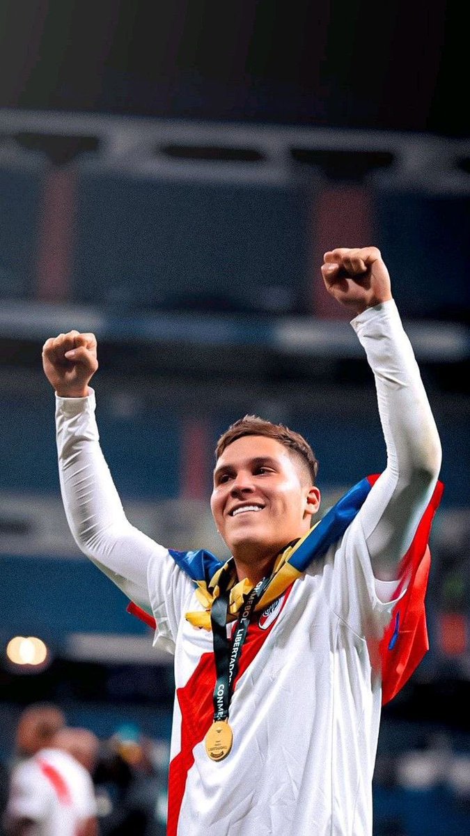 Párrafo aparte , puedo empezar a pedir la vuelta de juanfer quintero a River ? Está mejor que nunca