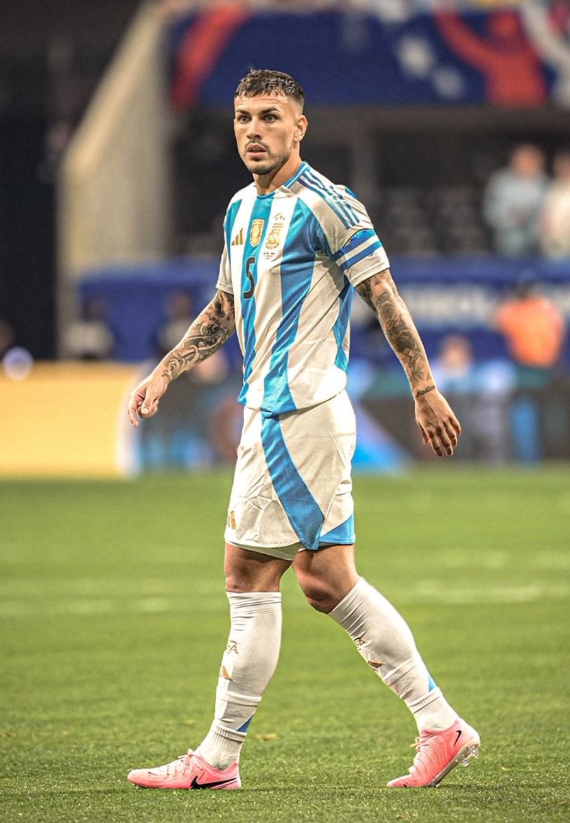 Entro y domo a todas las gallinas colombianas, Boca predio.