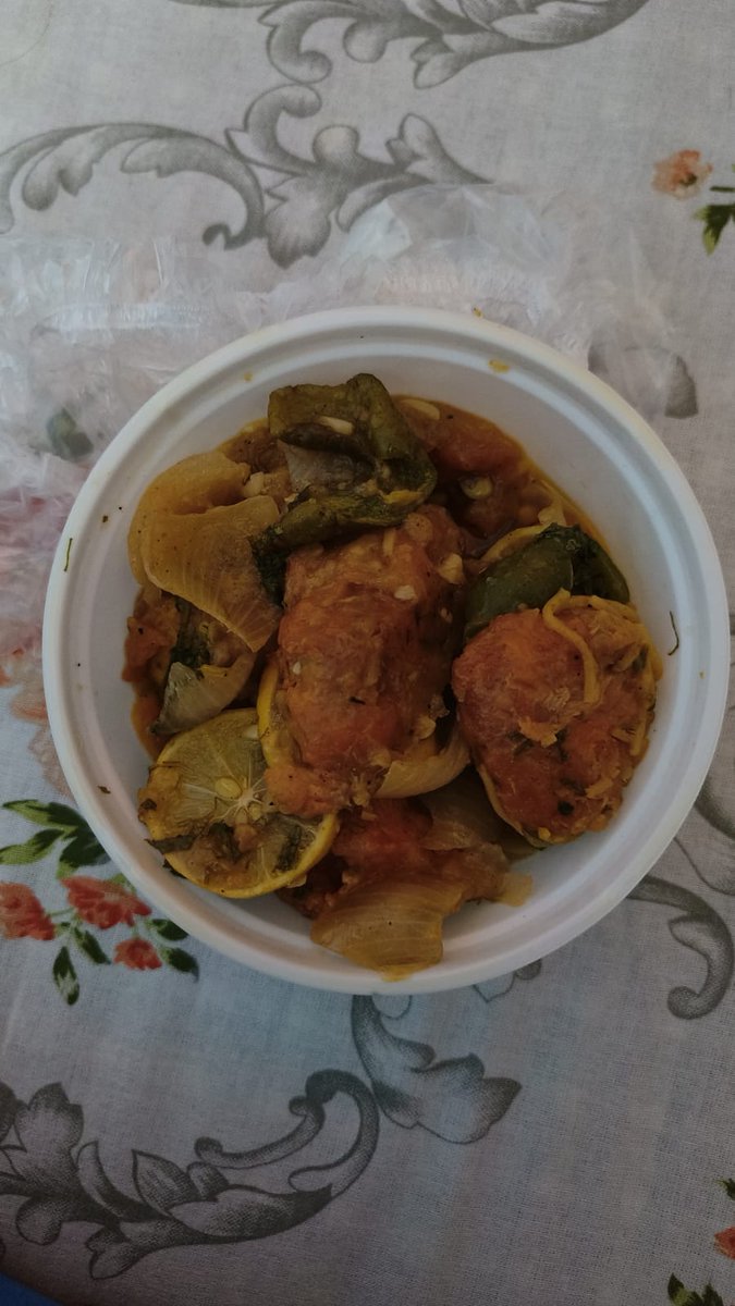 SagarGu60936837's tweet photo. @zomato restaurant listed on your app chef 24*7 delivered chicken instead of Veg Manchurian and on complaining to Zomato they took the matter so lightly and issued a refund of Rs 150/- stating that the picture is not clear..Wow! Playing with the religious sentiments of people https://t.co/5nRC3yVxSb