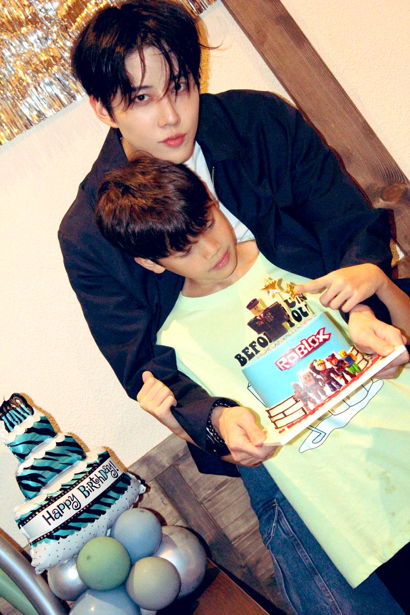 M1KEANGELO's tweet photo. ใครอยากอวยพร Happy Birthday Maxwell มารวมกันตรงนี้เดี๋ยวอ่านให้พี่แม็กซ์ฟัง❤️ I will be reading all the Birthday wishes to him today #m1keangelo #ไมค์พิรัชต์ https://t.co/cdvP0YwgIw