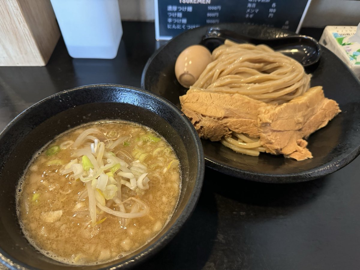 mentaichi's tweet photo. 松本の麺屋　絆に初往訪
絆ニンニクつけめん　チャーシュー
ニンニクて二郎系を想像してたけどヴィジュアルはご覧の通り！でも味はまさに二郎系！これは美味い‼️久々に唸った😆
次は辛つけ麺か冷やし納豆つけ麺食べたい！またすぐ来よう‼️
#松本ラーメン
#松本つけ麺 https://t.co/GW3LwBTwud