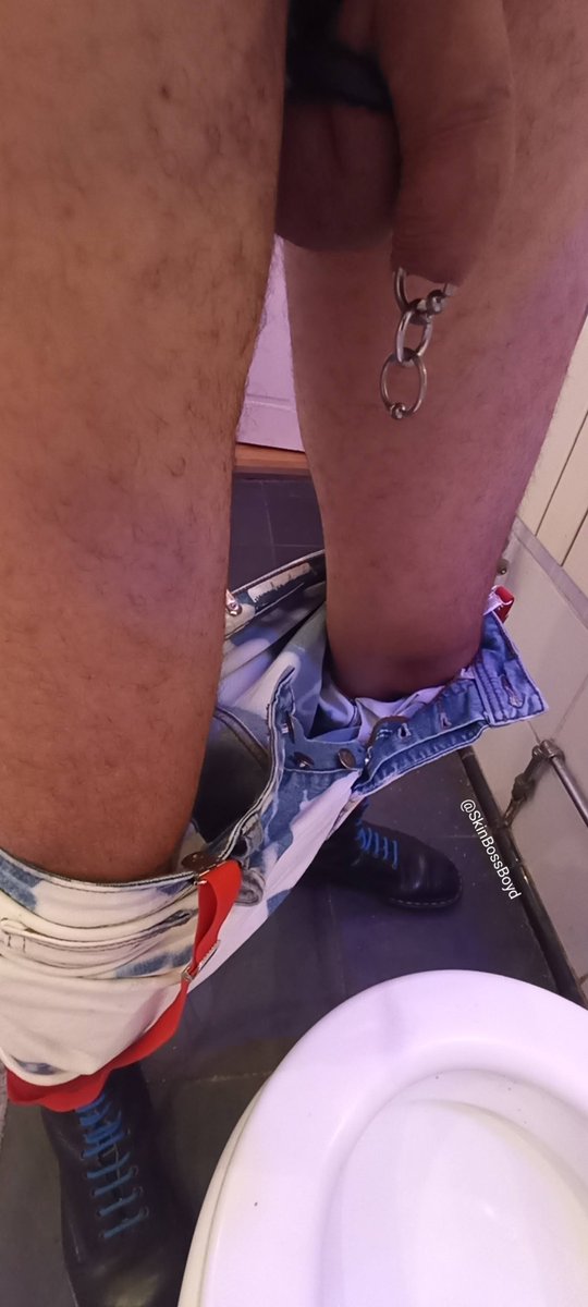 SkinBossBoyd's tweet image. If you look above tonight, you will be able to see the first three rings around uranus... #TripplePA 🐷