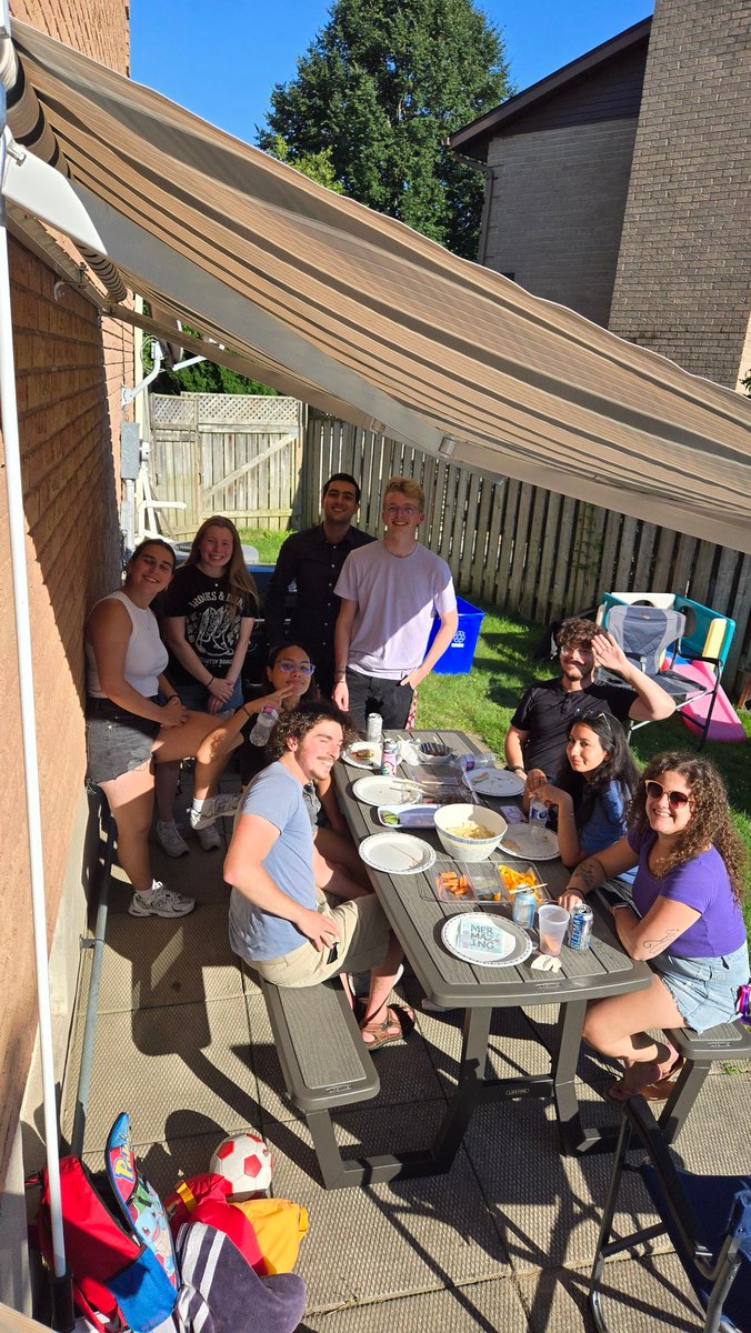 Sarah Dick tweet media