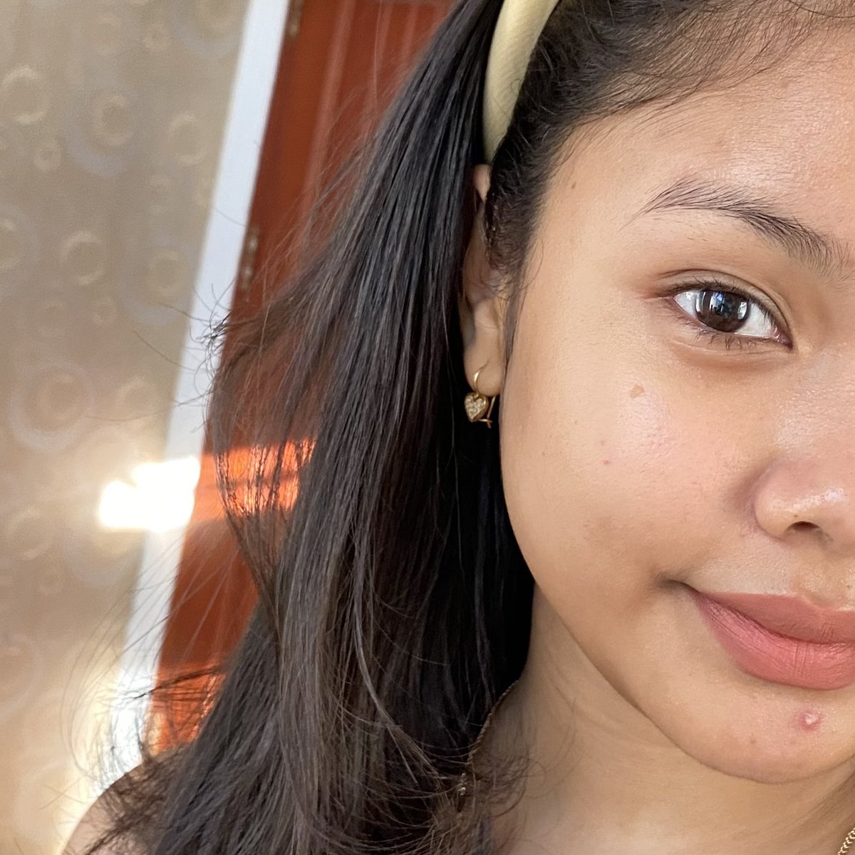 senangnyaaaaah, moisturizer kecintaanku akhirnya punya kemasan jumbo🥹🫶🏻

sebenernya udah lama sih🫣 tapi aku baru beli si jumbo ini soalnya masih ada stock yang kemasan kecilnya

isinya 100gr, harganya under 100k🫵🏻pas aku beli dapet harga 62 ribu aja!🤩
#racuninskincare