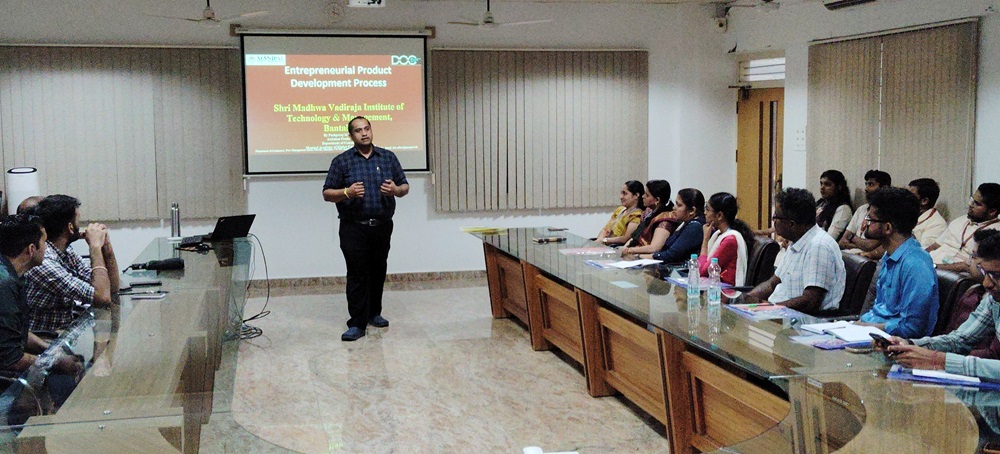 SmvitM's tweet photo. The Institution's Innovation Council, in collaboration with the Entrepreneurship Development Cell of SMVITM, organized a Two-Day “Exposure Visit cum Training Program” under the Mentor-Mentee Scheme of Ministry of Education’s innovation cell, Government of India.
#smvitm https://t.co/bTwb6Hpp1X