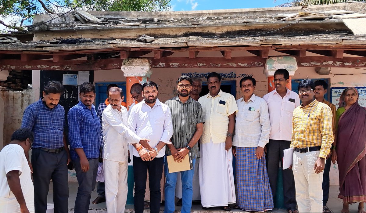 IcarCrida's tweet photo. ICAR-CRIDA KVK Team  visited ekmai village of Basheerabad mandal in Vikarabad district to conduct preliminary Survey for  Implementation of “Model Pulses Village” project sanctioned by Department of Agriculture &amp; Farmers Welfare, Ministry of Agriculture and Farmers Welfare
#ICAR https://t.co/HxSFh84hLf