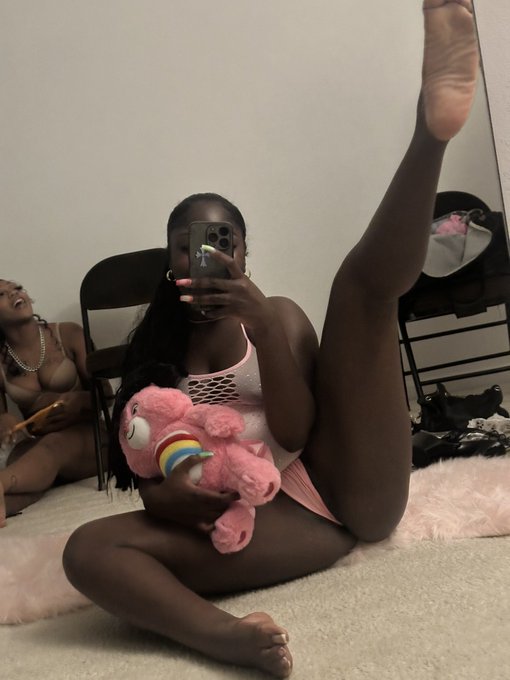 Watch 𝕹𝖞𝖑𝖆 𝕮𝖍𝖊𝖗𝖗𝖞 🍒's leaked NSFW photo on TwXstars