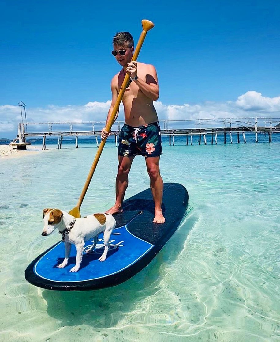 DiverCityMx's tweet photo. "¿Eres más que amigos y necesitan unas vacaciones juntos? ¡Escápense y disfruten de un merecido descanso juntos! 🌴☀️ #MásQueAmigos #Vacaciones"

¡Tómate unas merecidas vacaciones !!  😉
📸  #ChicosEnLaRed #GayFriendly #gaytravel #viajesgay
#turismogay #vacac https://t.co/o0CQdqVFmA