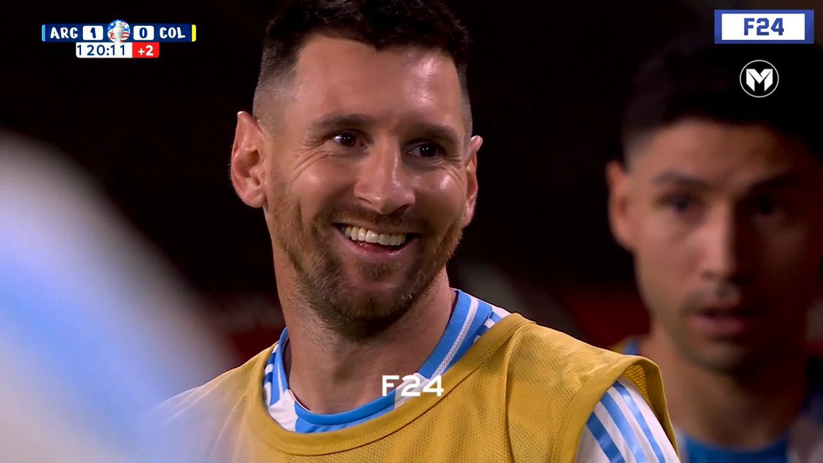 dogordo_'s tweet photo. Es lunes / pero somos campeones https://t.co/j7eT8MiYDm