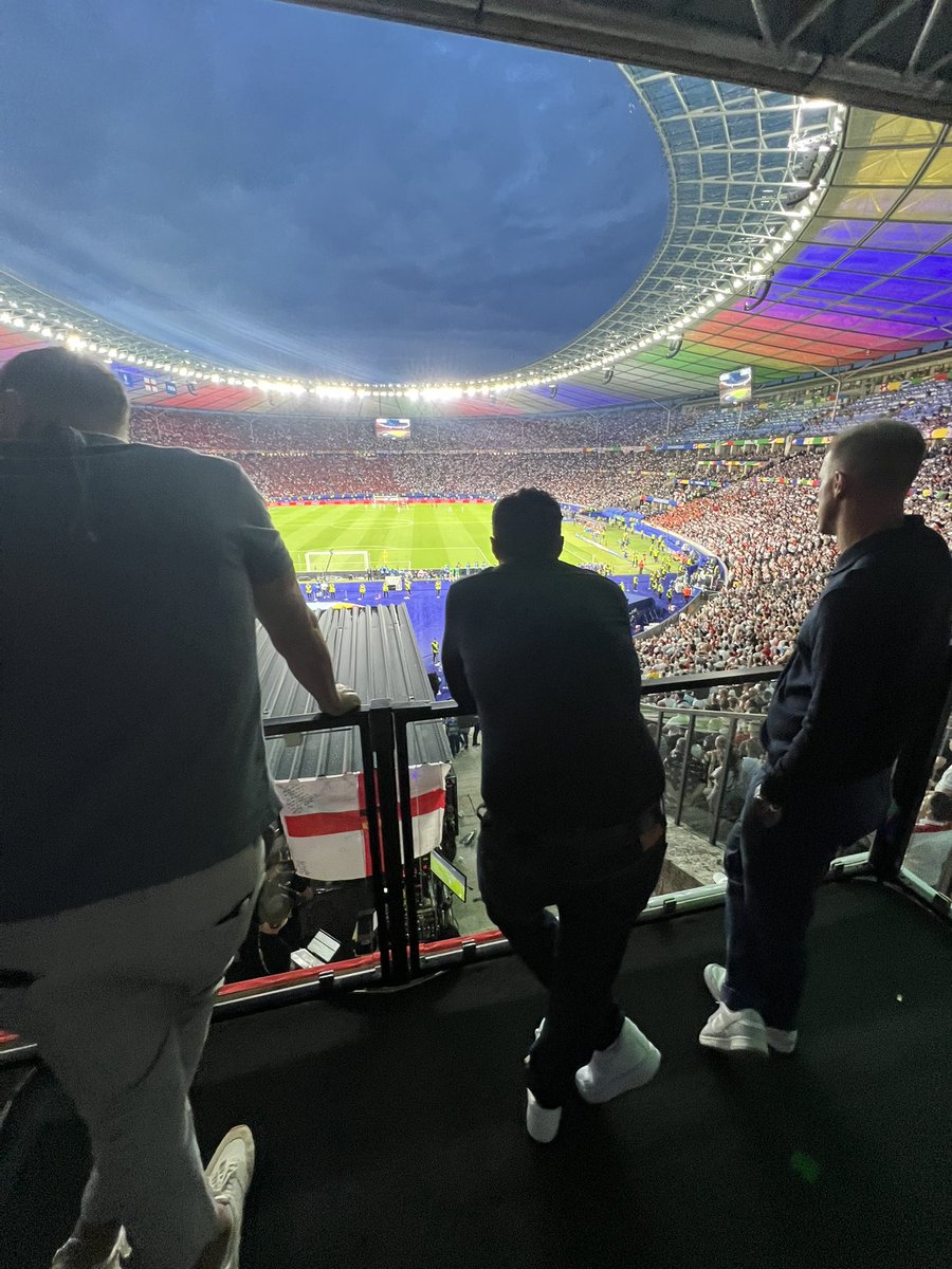 Julien Laurens tweet media