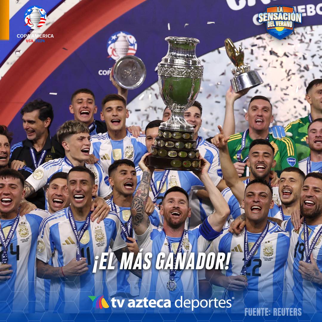 AztecaDeportes's tweet photo. ¡Agranda su legado!🌟
Lionel Messi consiguió su título número 45 como futbolista profesional incluyendo la Copa América 2024.
Champions League, La Liga, Mundial, Copa América, Copas del Rey, Mundial de Clubes y Ligue 1 figuran entre su amplio palmarés.🏆
#FinalDeVerano #LaSensaciónDelVerano