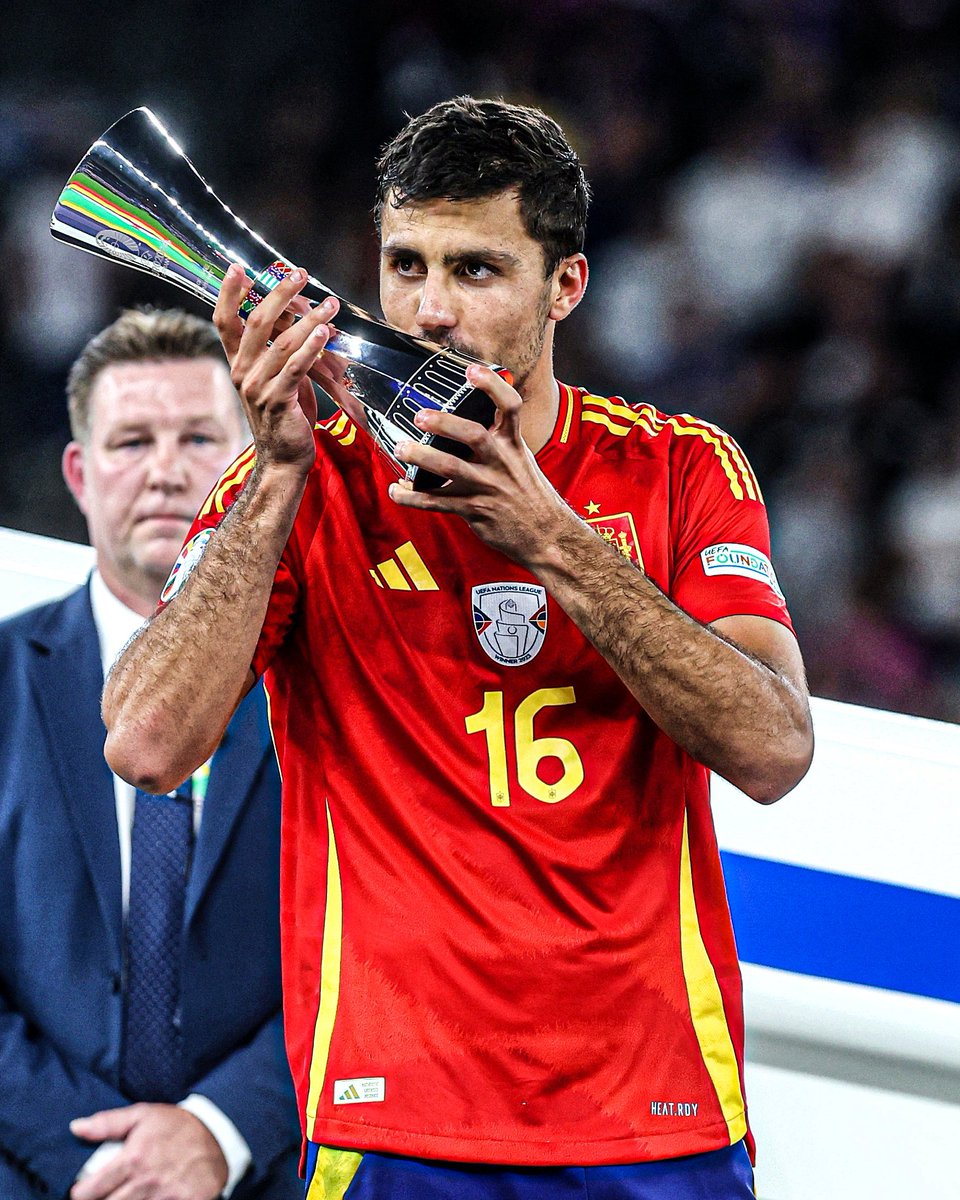 10_cadde's tweet photo. @ballondor Give him https://t.co/uSRJ3MV4oo
