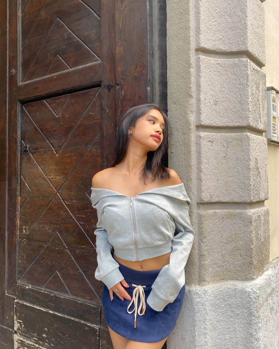 jsjsjs0004's tweet image. Collecting moments, not things