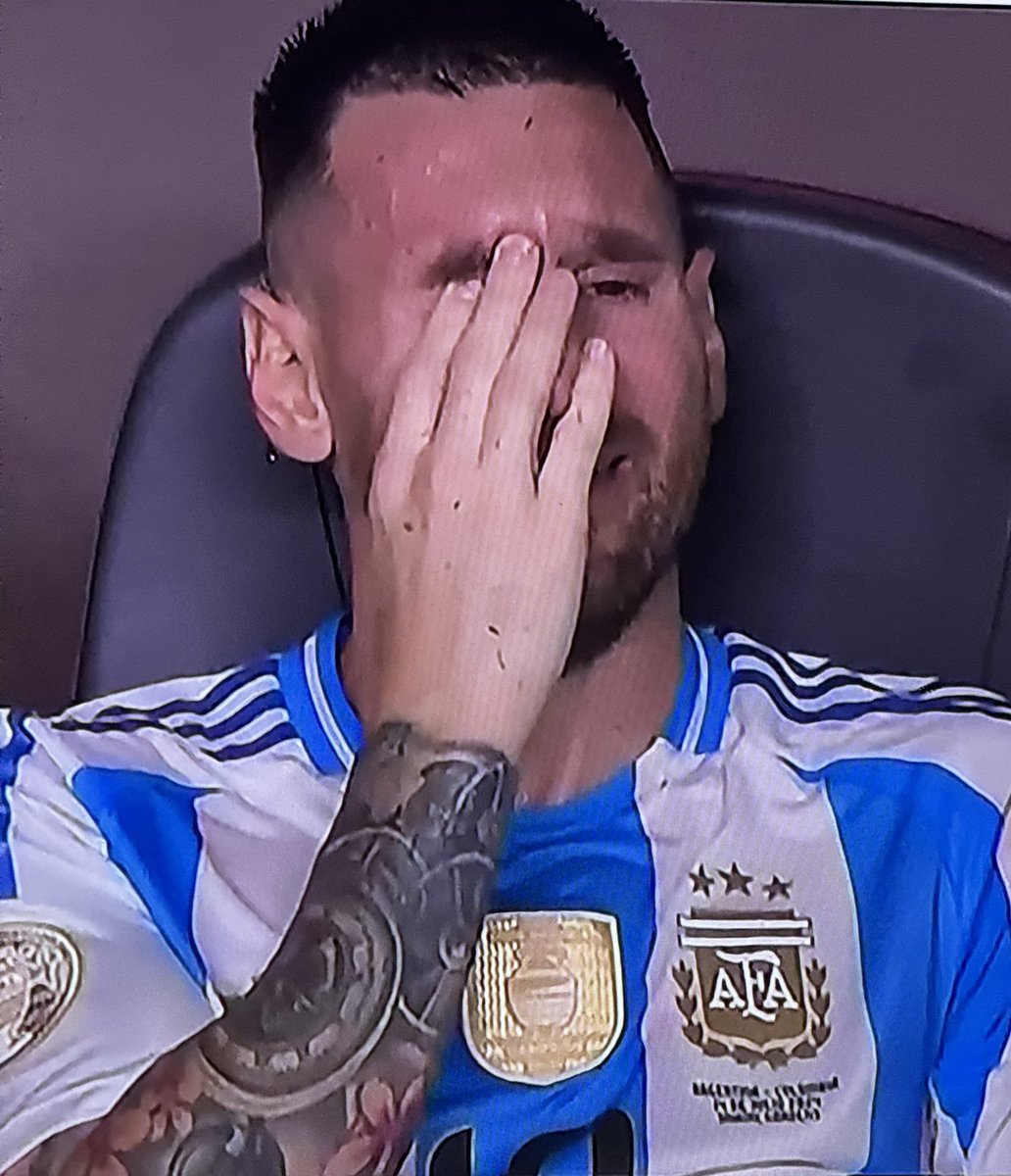 AnibalPachanga5's tweet photo. Las dos caras del fútbol…
Lloré con vos cuando llorabas y Q lindo es verte feliz!!! https://t.co/91PURXs4En