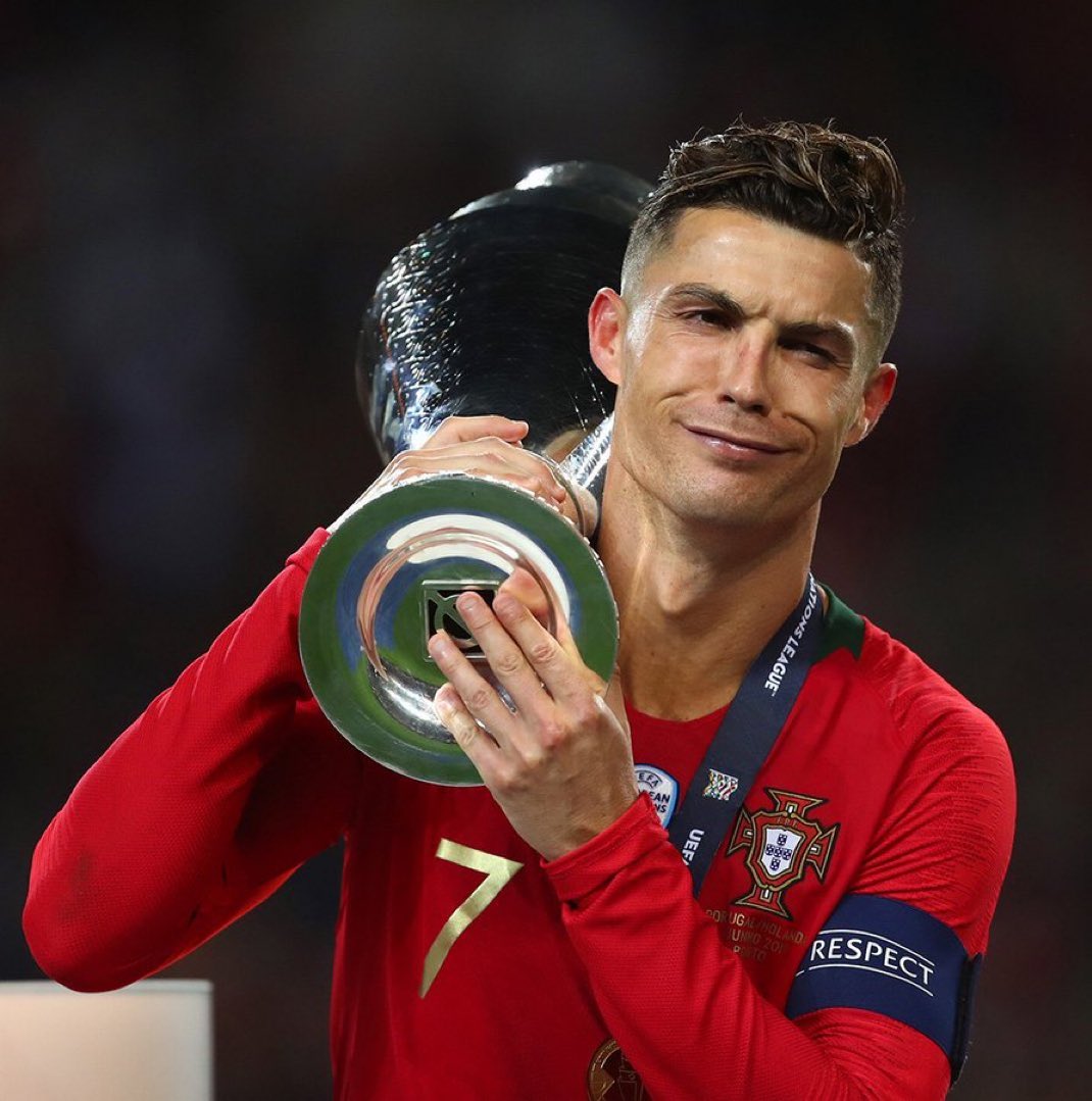 Loguito6's tweet photo. Il pensait avoir finit le jeux avec sa ligue des nations quand Messi n’avait même pas encore gagné un trophée..
5 ans plus tard, souffre https://t.co/N8xPwPk8DZ