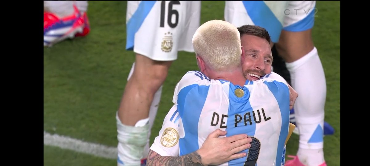 mrugank_009's tweet photo. Back to back international trophies for Argentina🏆
Champions of the world for a reason 💪 
#DiMaría
#MessiDay
#ARGvsCOL https://t.co/bijoxylxe3