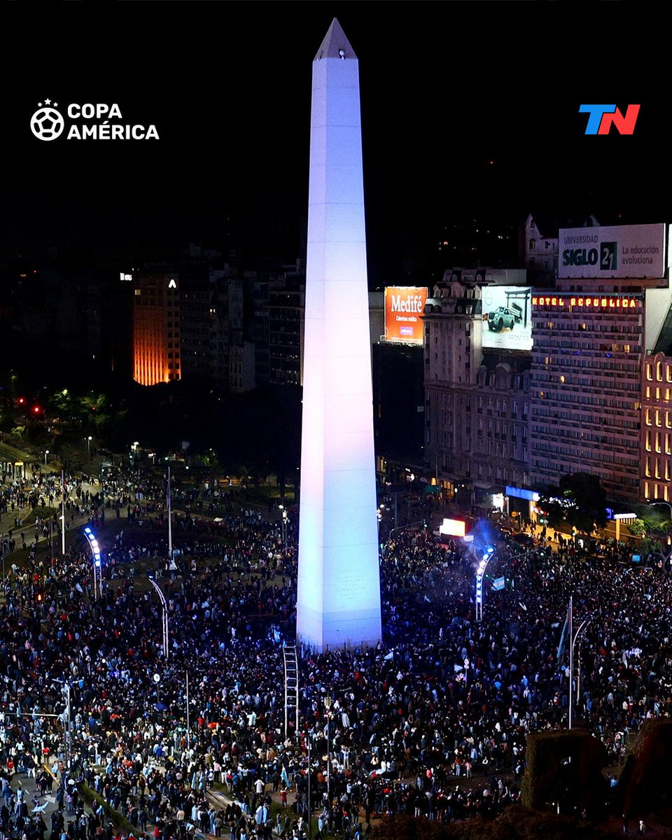 🇦🇷 CORONADOS DE GLORIA VIVAMOS ⭐⭐⭐ Así está ahora el Obelisco, a las 2 de la mañana de un lunes, tras el bicampeonato obtenido por la Selección argentina en la Copa América 2024🏆