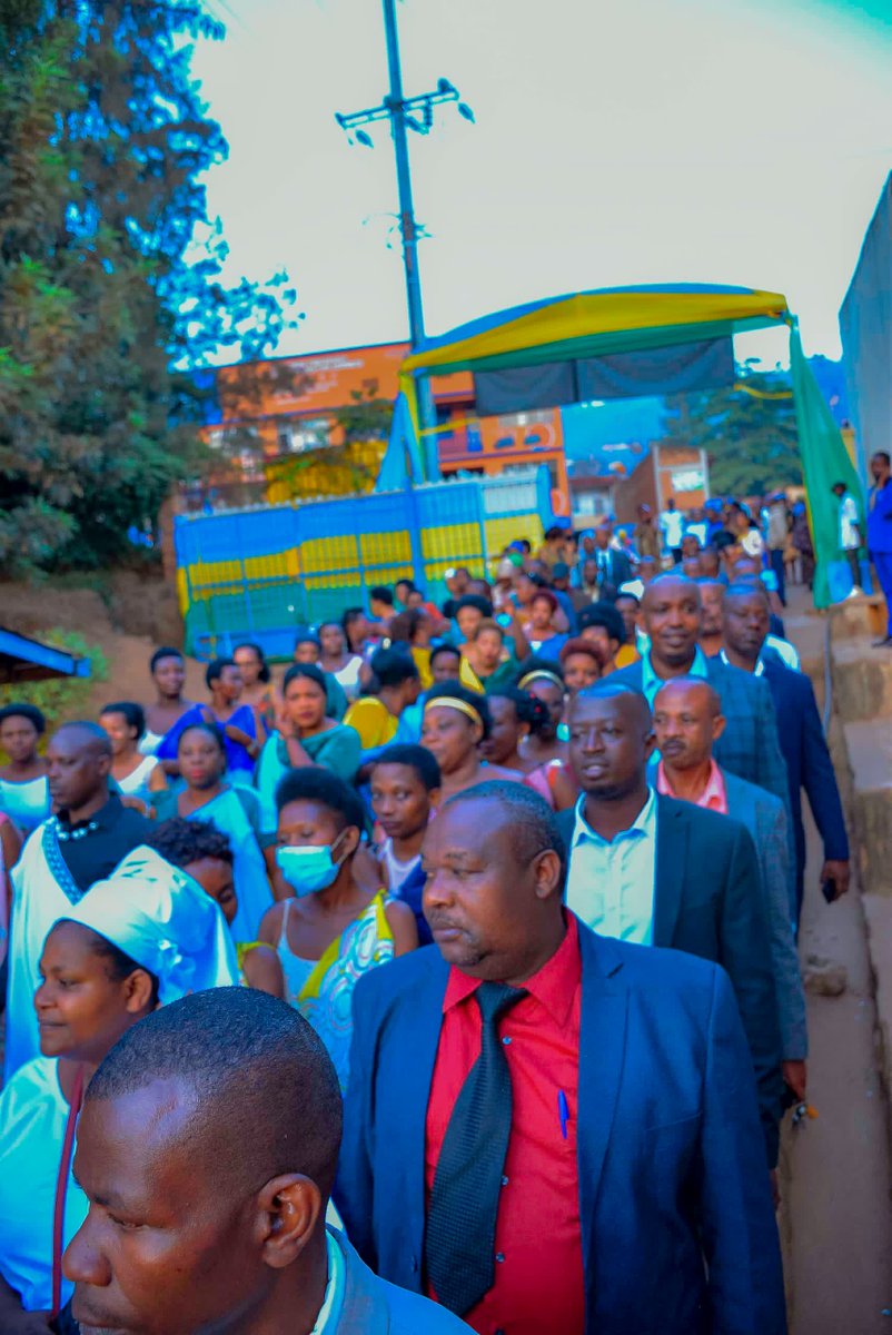 📸AMAFOTO📸 Abo mu Mujyi wa Kigali bacyenyeye, abandi barimba nk ...