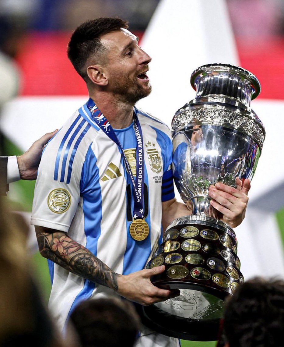 Congratulations to the GOAT.🏆🐐
